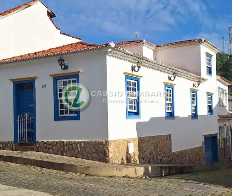 Vendo casa no Largo da Cruz.