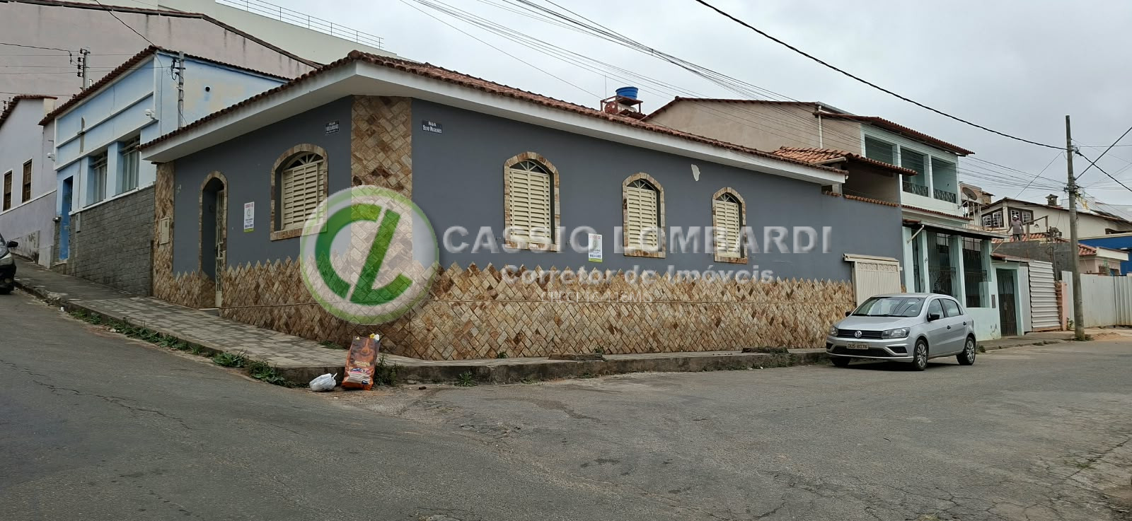 Casa no segredo – Plana com garagem.